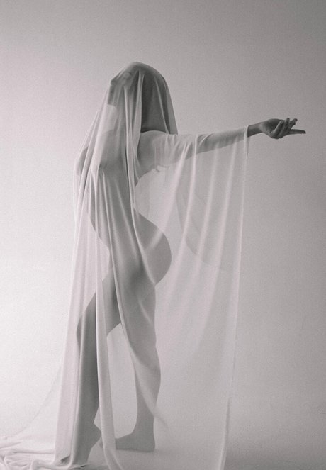 Thais Yoga erotic model pics