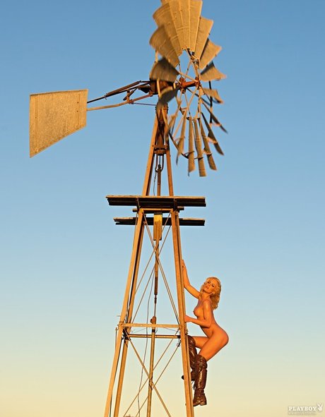 Isabel Edvardsson hd pornstar pic