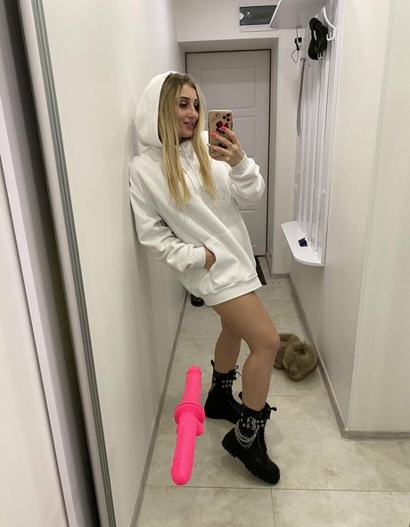 molly bell adult actress image