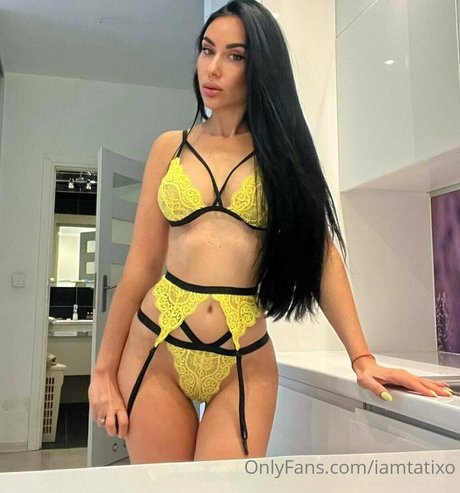 iamalinaxo exclusive model photo