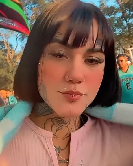 Evelyn Mirelly perfect pornstar pictures