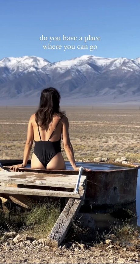 Eva Zu Beck pretty actress img