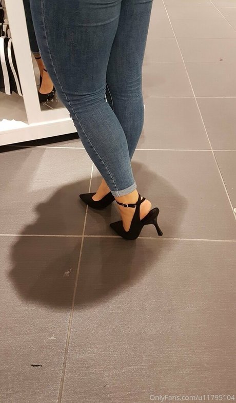 nylonfeetladyswitzerland model pornographic picture