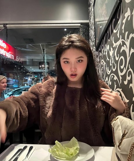 Vicki Mranrr pornstar erotic pictures