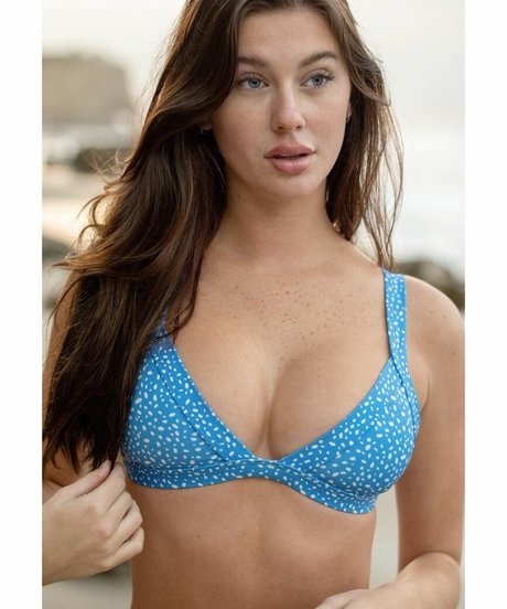 Sarah Waddles model erotic photos