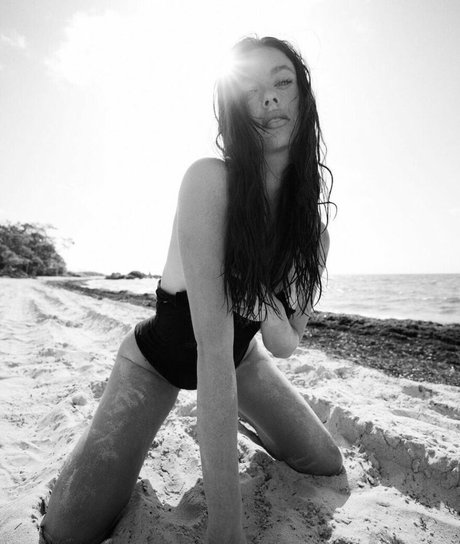 Sarah Waddles top actress galleries