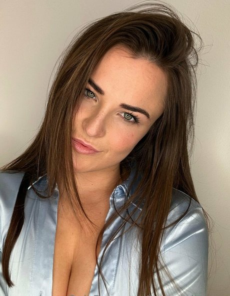 Jane Valkering model high quality image