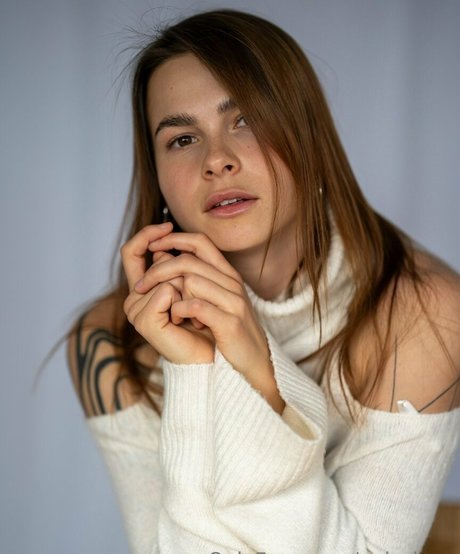 poly luna pornstar top picture