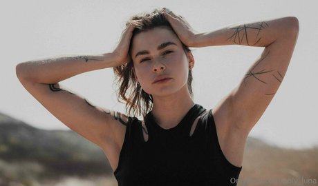 poly luna pornstar sexy picture