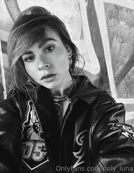 poly luna pornstar naked picture