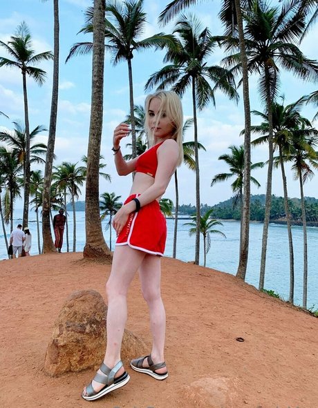 raychel kiss model erotic pictures