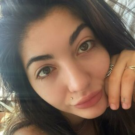 caitlintreats model beautiful pic