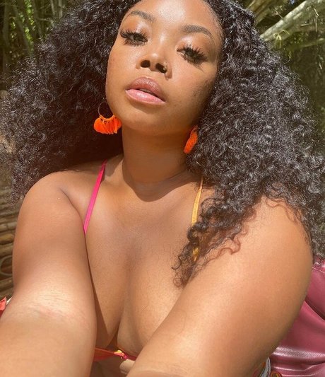 Akiyajeri pornstar naked picture