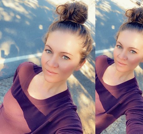 nevamore model nude image