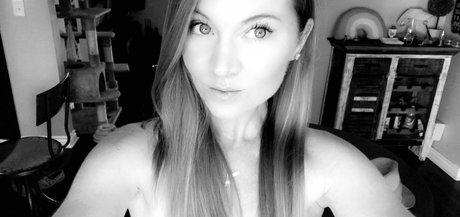 nevamore model pretty img