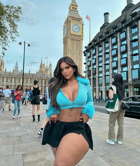 Grace Bon sexy model image