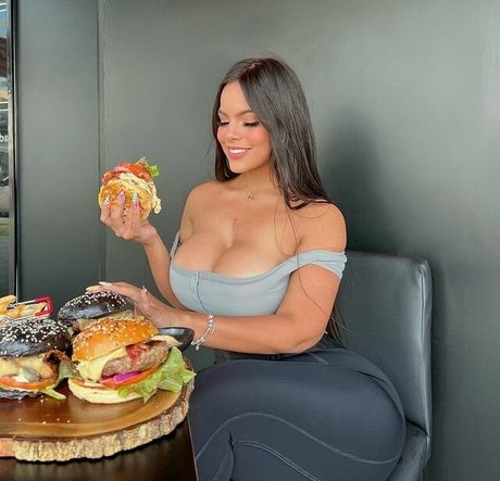 Grace Bon star pretty pics