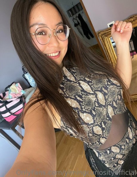 yimingcuriosityofficial model xxx galleries