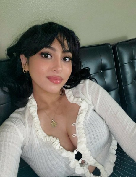 Maridette sexy model pic