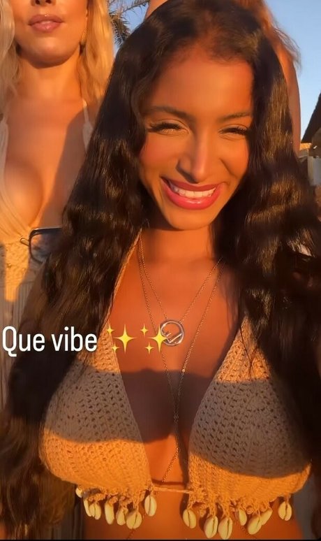 Dubai Escort star nude image