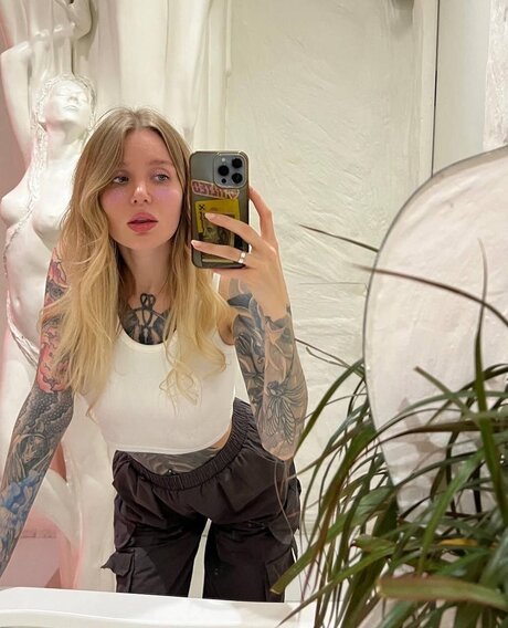 alenagerman model erotic pic