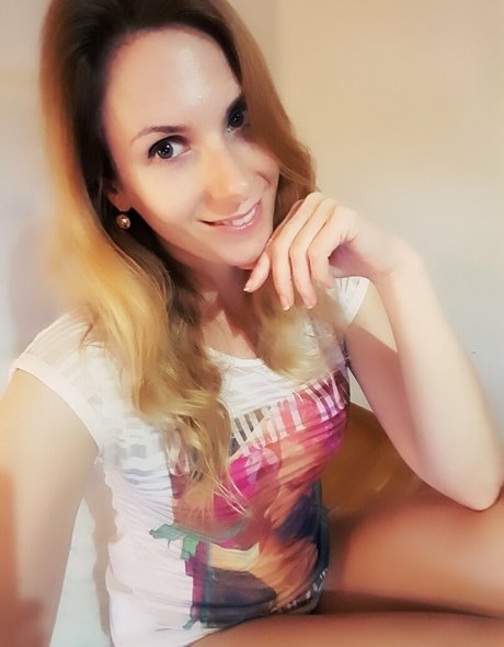 ellyedelweiss adult star images