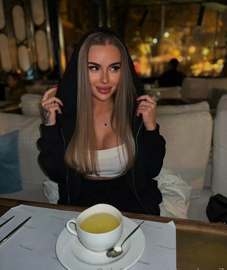 elise luna7 model sexy pictures