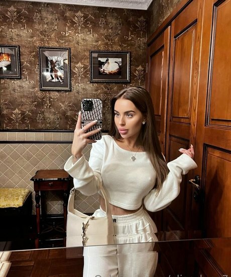 busty mom onlyfans beautiful xxx galleries