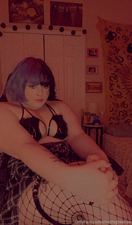 thiccthighkenzie star porn pictures