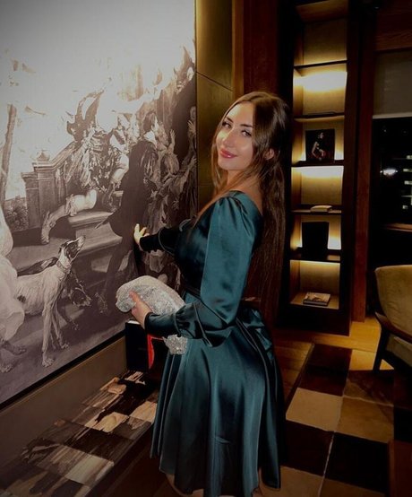 Mia Brown star erotic gallery