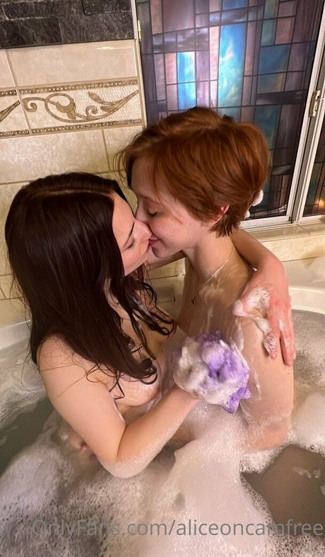 aliceoncamfree model art img