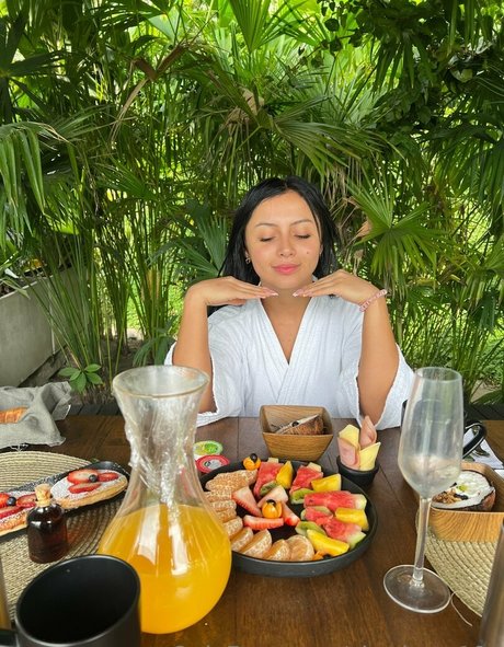 charlotte19y perfect pornstar image