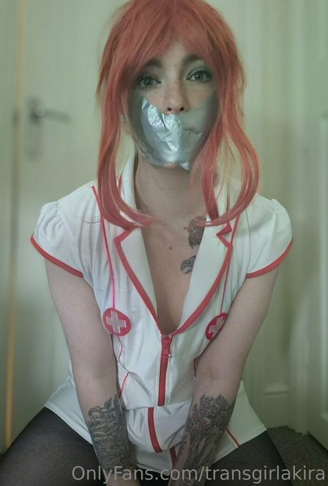 transgirlakira nude model img