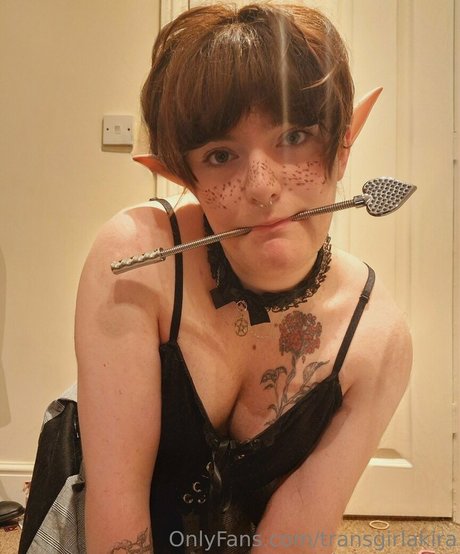 transgirlakira star art photo