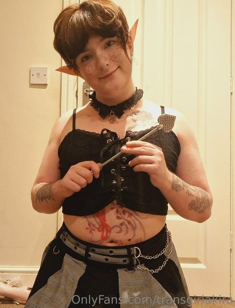 transgirlakira sexy actress img