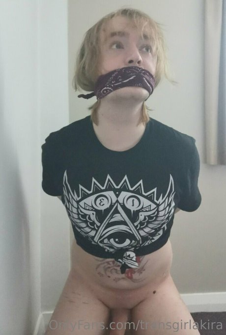 transgirlakira adult model pic