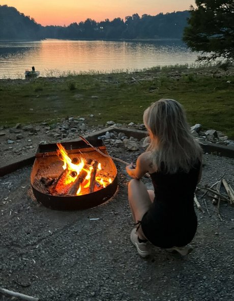 ariagypsy pretty pornstar img