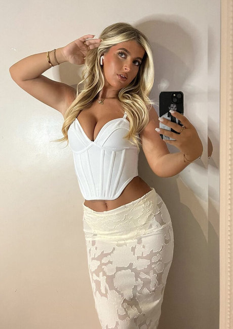 Izzy Taffs model sex archive