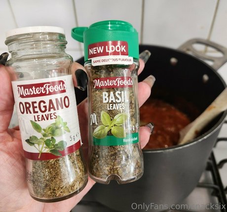 snacksixfree model nudes image