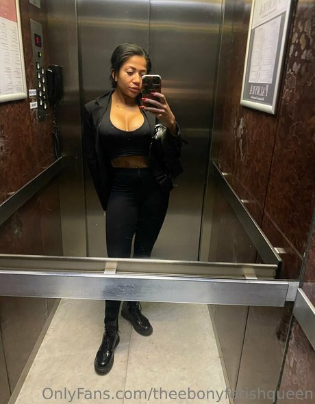 kikiluxxxe pornstar sex images