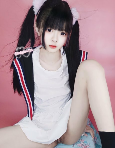 DollyMewTH hd actress photo