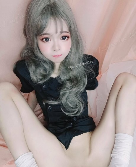 DollyMewTH model perfect pic