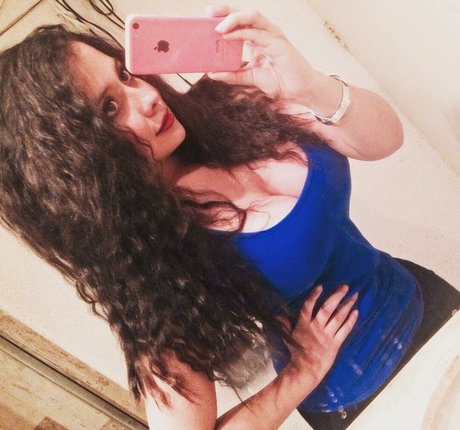 Jezzylush model art pic