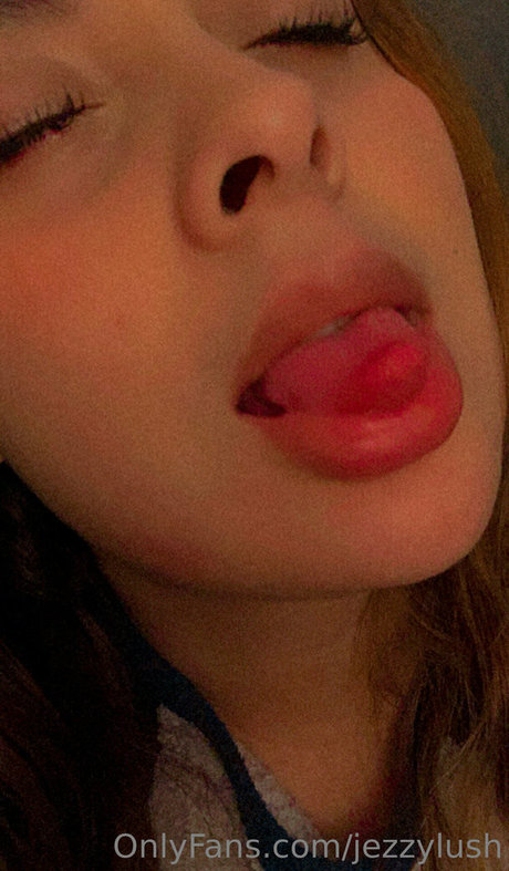 Jezzylush nude star photo