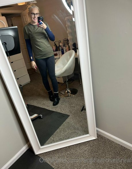 sophiaroseisreal hot actress galleries