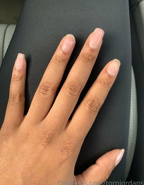 tornjordans perfect actress pics