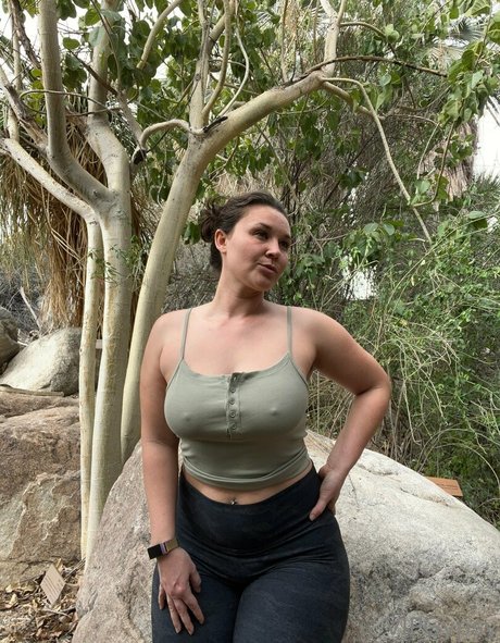 young milf onlyfans hot sexy picture