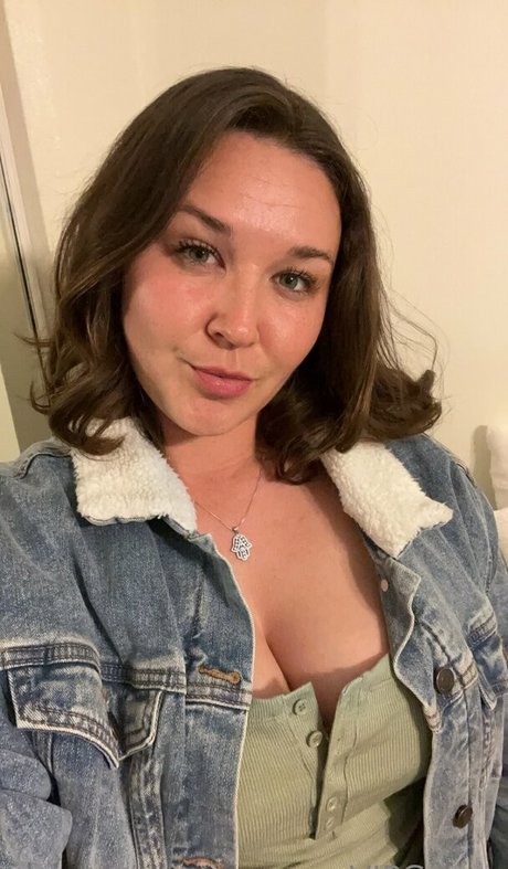 chubby latina teen onlyfans nude images