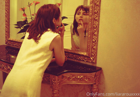 liararouxxxx Quick model image