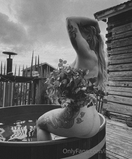 Iida Ketola pretty star image